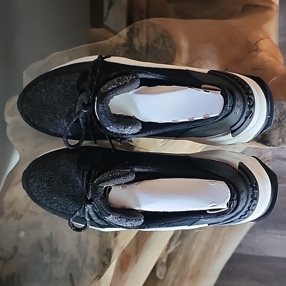 NWT SOREL Kinetic Caribou Boot Black Gray Leather Waterproof Womens Size 12 - Picture 6 of 7